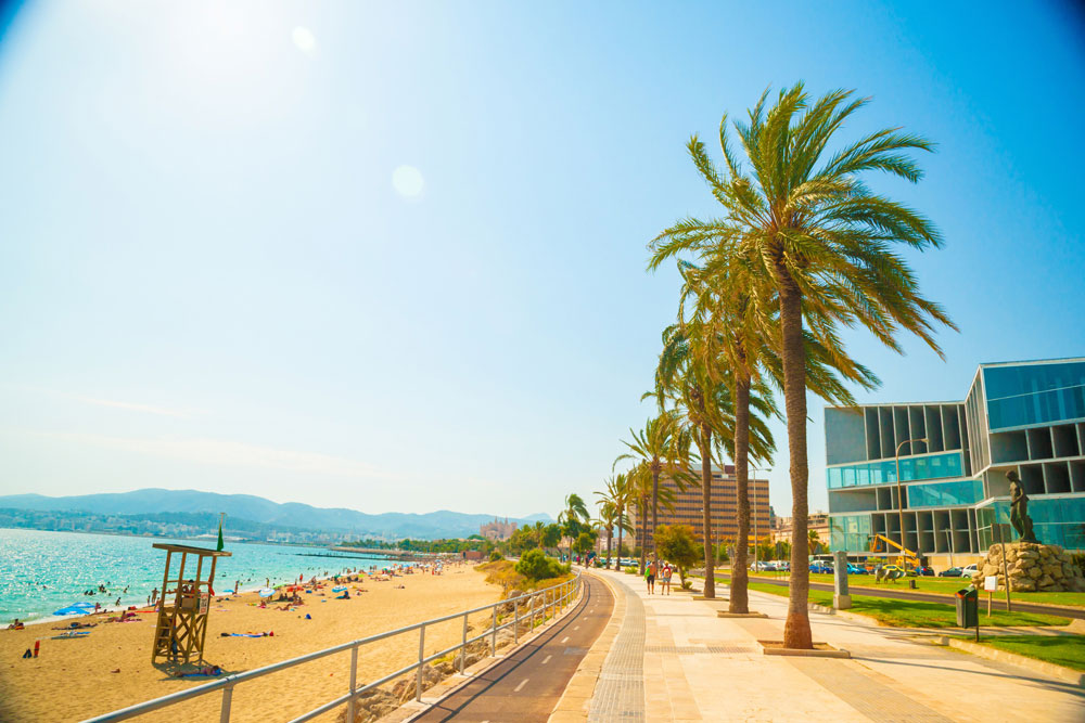 Paseo marítimo de una ciudad