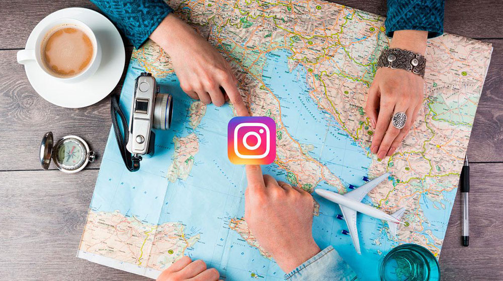 Mapamundi con un símbolo de la red social instagram